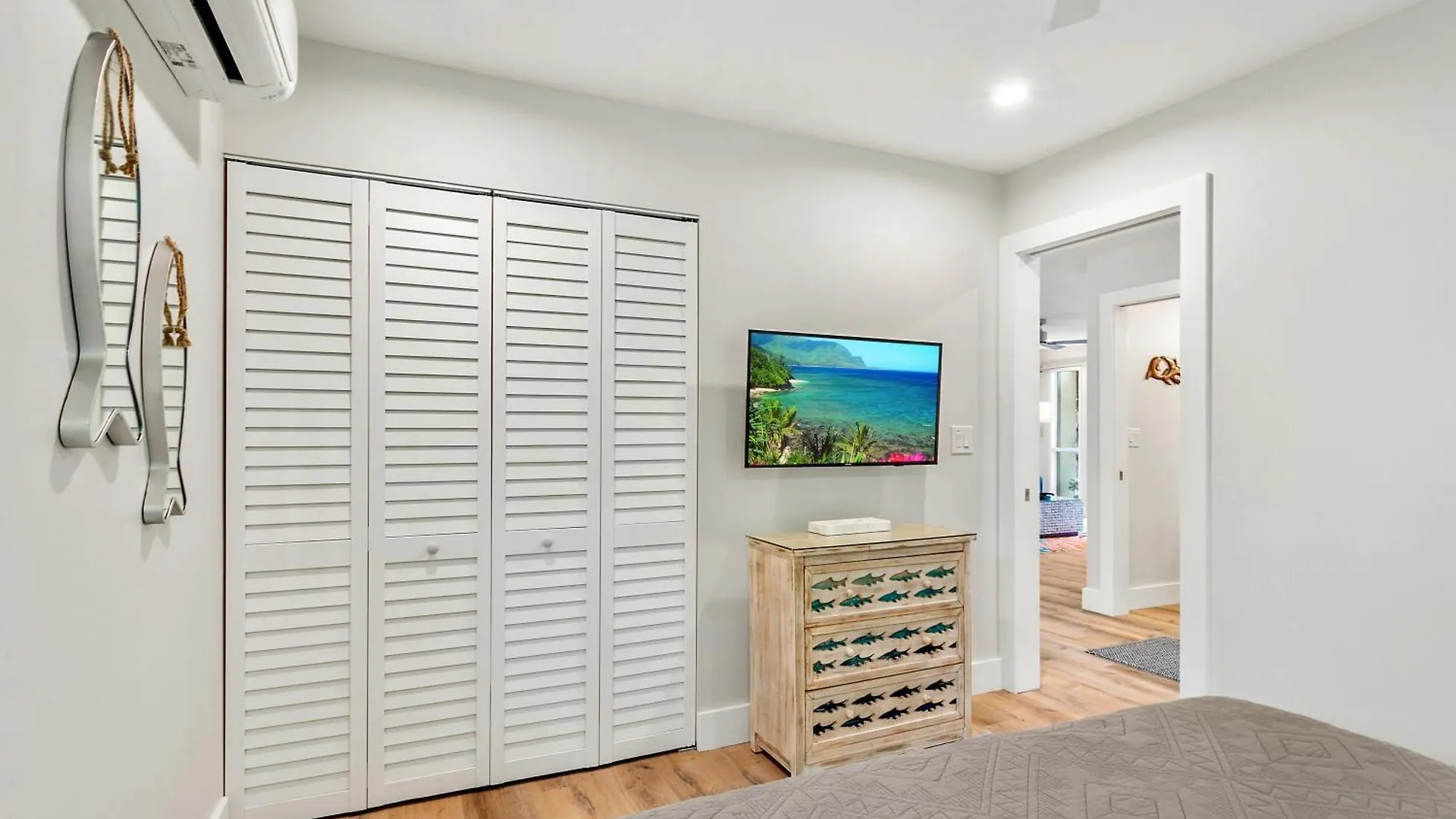 Modern And Romantic Beach Getaway - Steps To Beach Lsv01 Wailuku Apartment