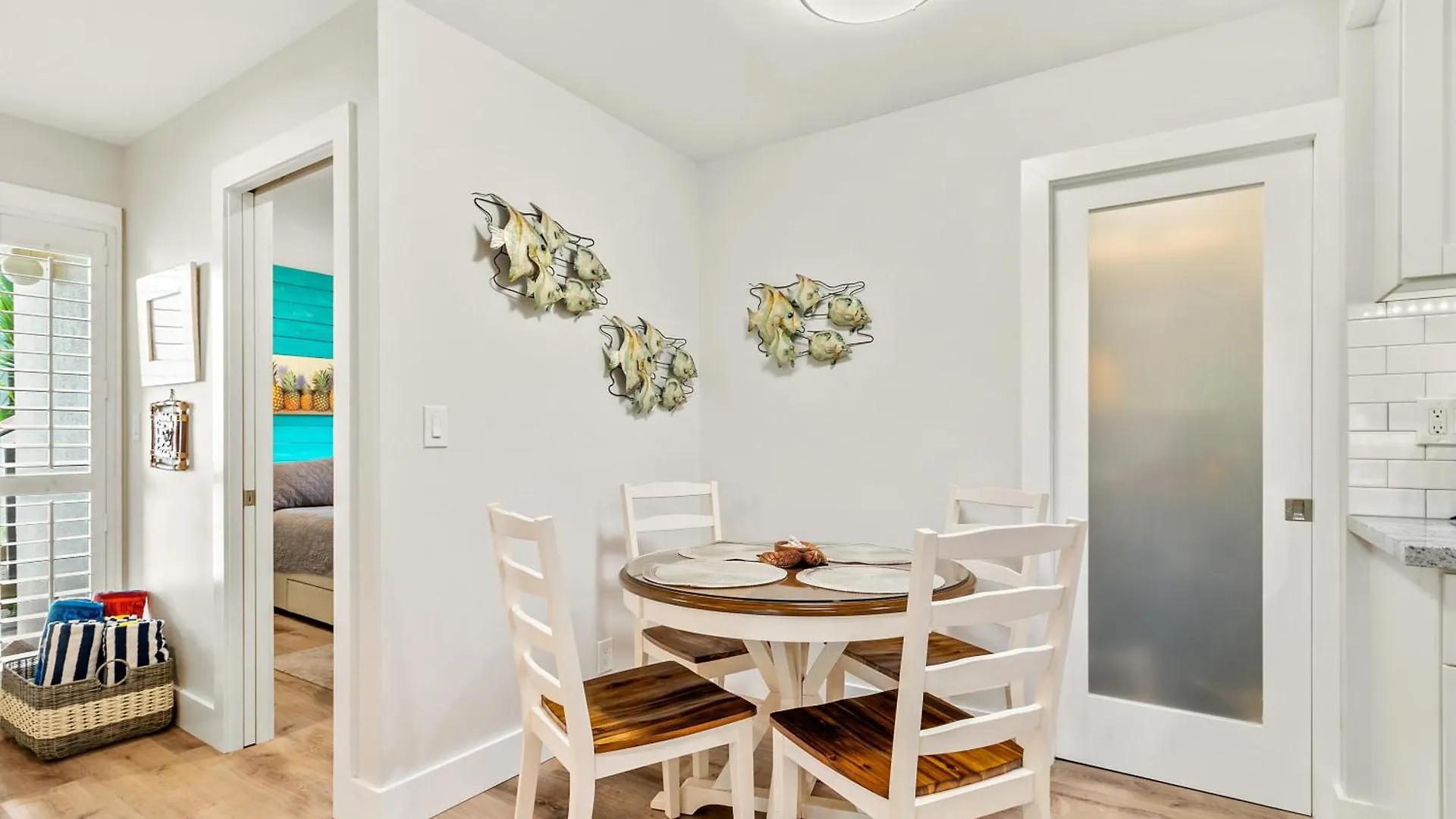 Apartment Modern And Romantic Beach Getaway - Steps To Beach Lsv01 Wailuku USA